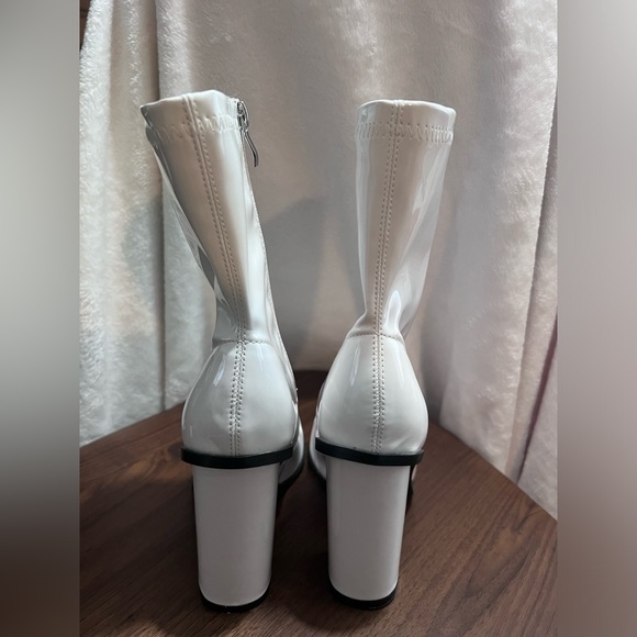 RAID Saylor block heel sock boot in white patent - Picture 8 of 9